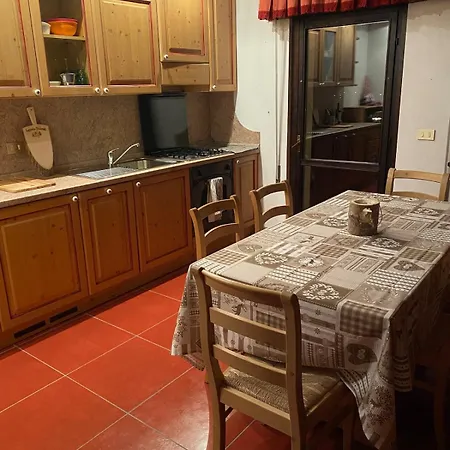 Casa Ai Monti Apartment